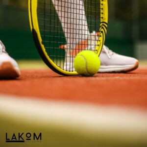 Read more about the article SERVING SAFETY: UNDERSTANDING AND PREVENTING TENNIS INJURIES.